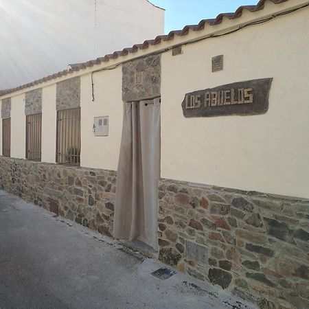 Apartamentos Callampa Torrejón el Rubio Εξωτερικό φωτογραφία