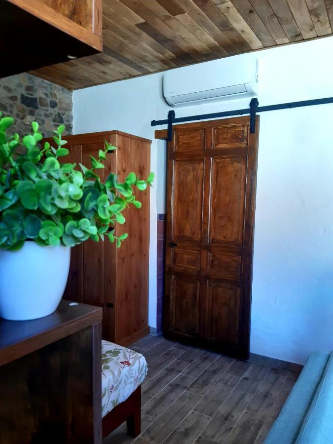 Apartamentos Callampa Torrejón el Rubio Εξωτερικό φωτογραφία