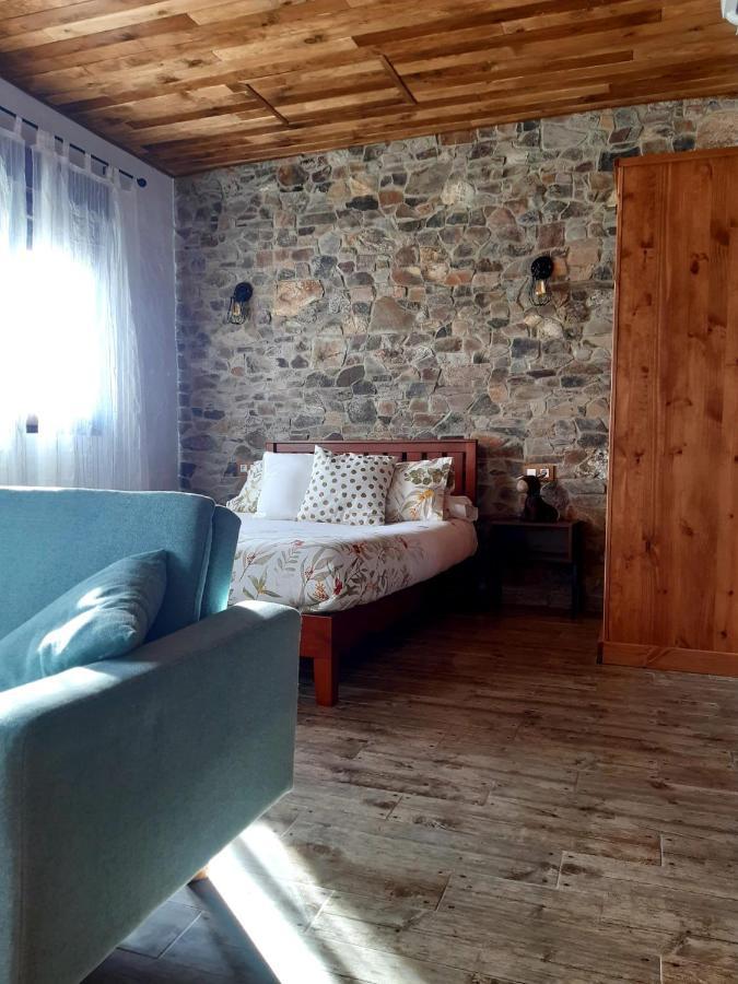 Apartamentos Callampa Torrejón el Rubio Δωμάτιο φωτογραφία