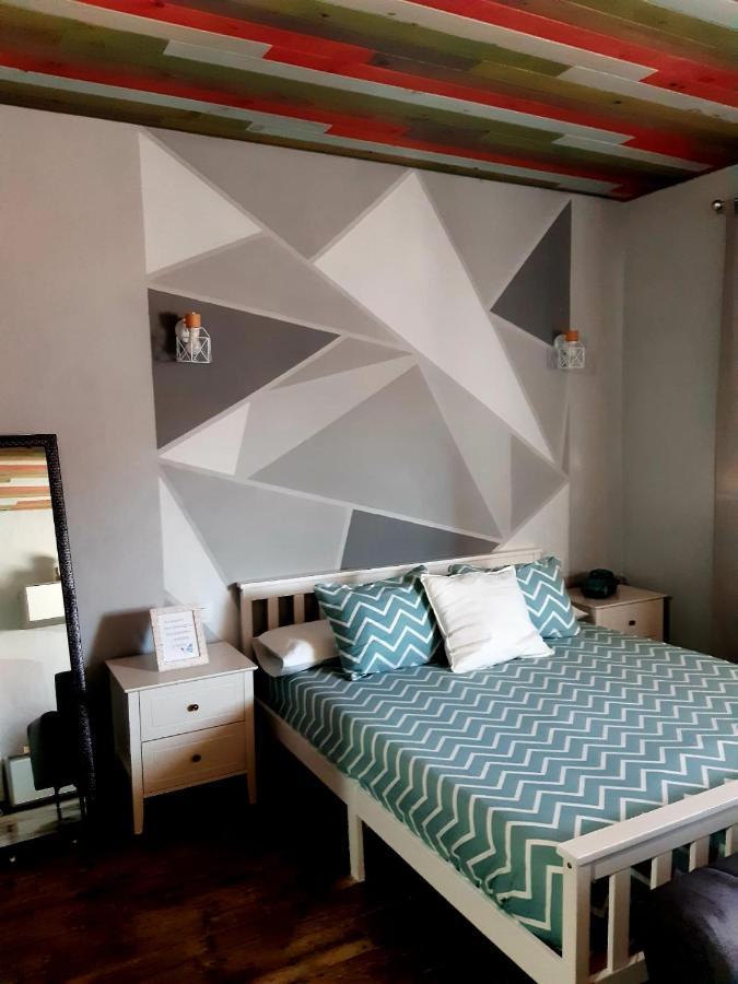 Apartamentos Callampa Torrejón el Rubio Δωμάτιο φωτογραφία