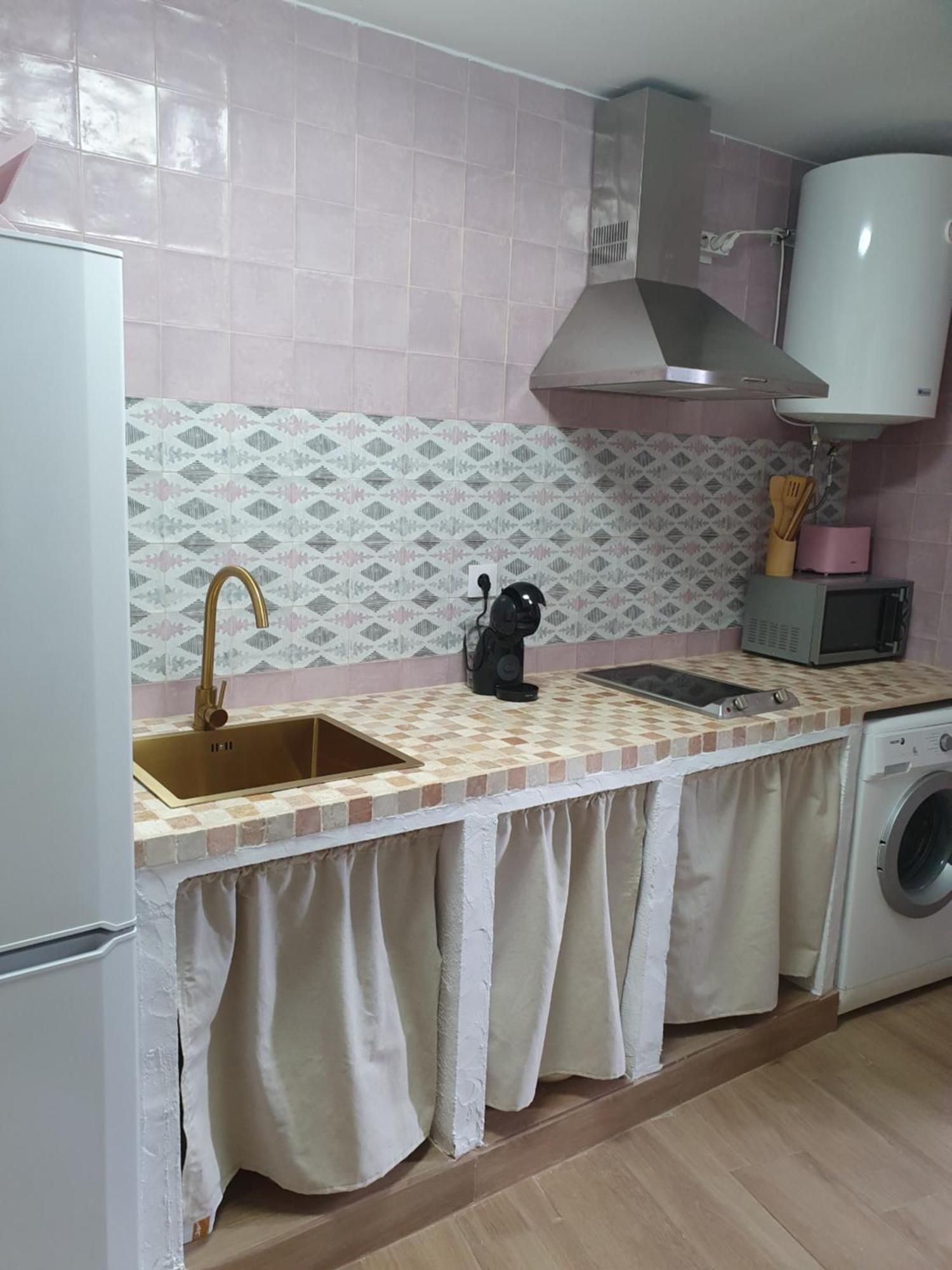 Apartamentos Callampa Torrejón el Rubio Εξωτερικό φωτογραφία