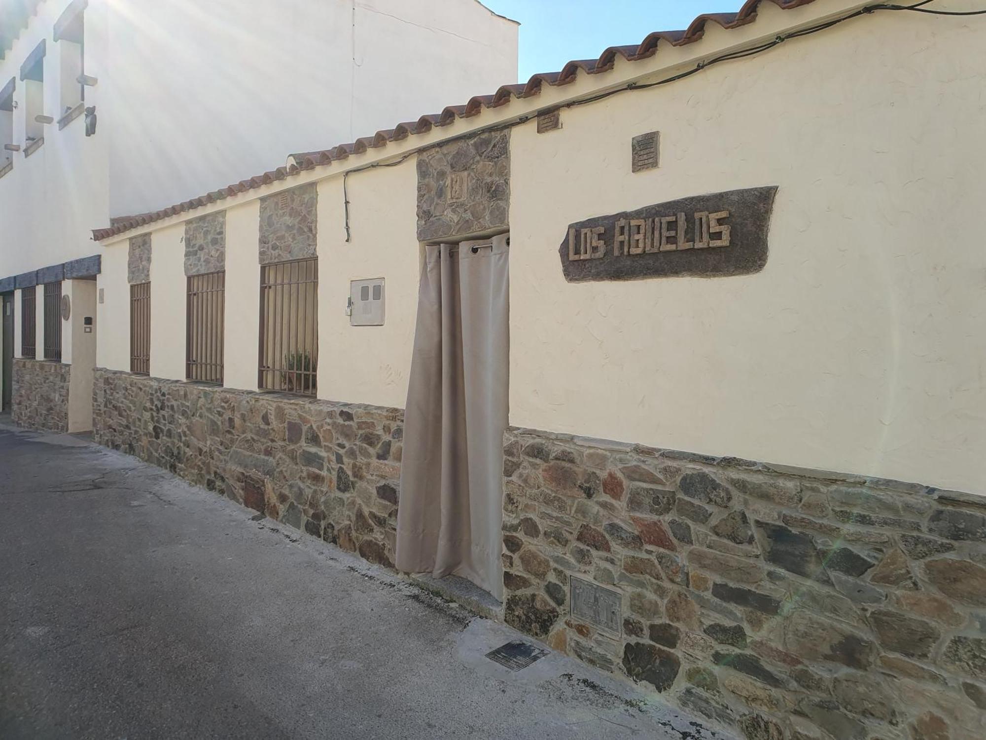 Apartamentos Callampa Torrejón el Rubio Εξωτερικό φωτογραφία